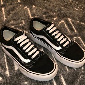 Old skool platform vans